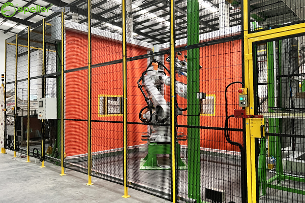 机械臂联动快速卷帘门