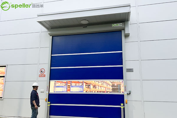 大金新材料仓库大门安装快速卷帘门