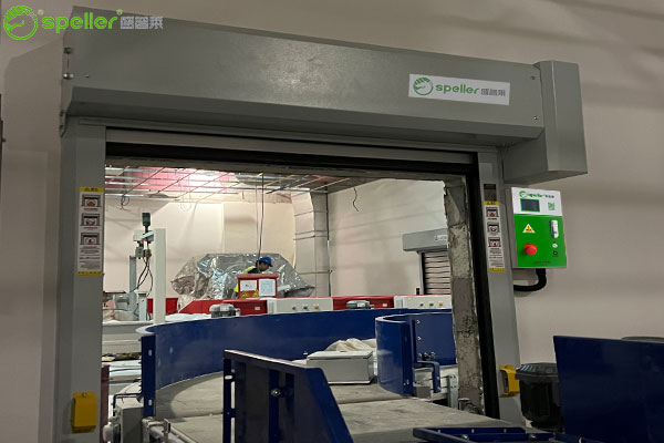 机场安装的三合一快速工防门