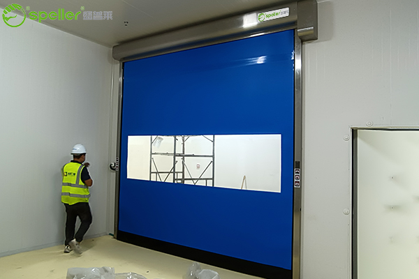 ▲洁净室快速门